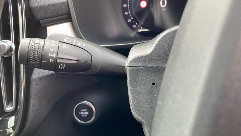 Volvo XC40 2.0 B3P Plus Dark 5dr Auto Petrol Estate